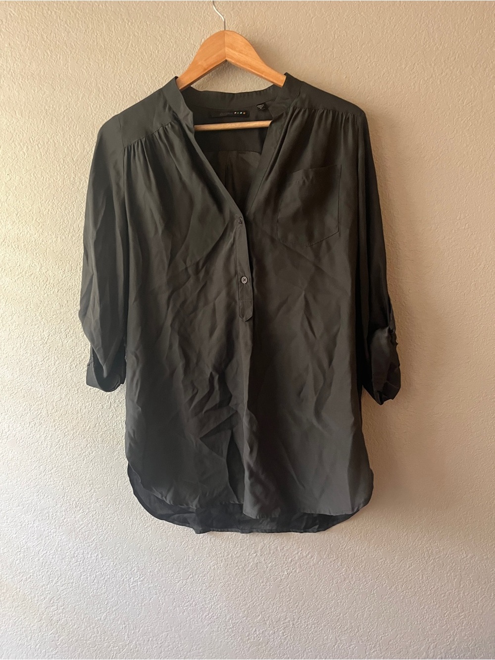 Bellatrix 100% Silk  Black Split-Neck Button Front Tunic Medium